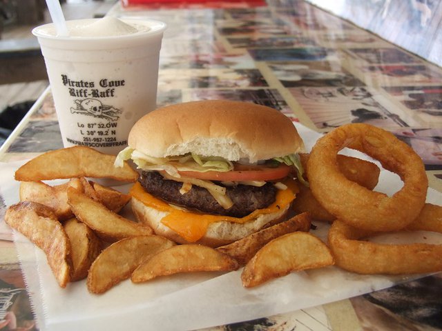 Pirates Cove Burger | best burgers in Gulf Shores
