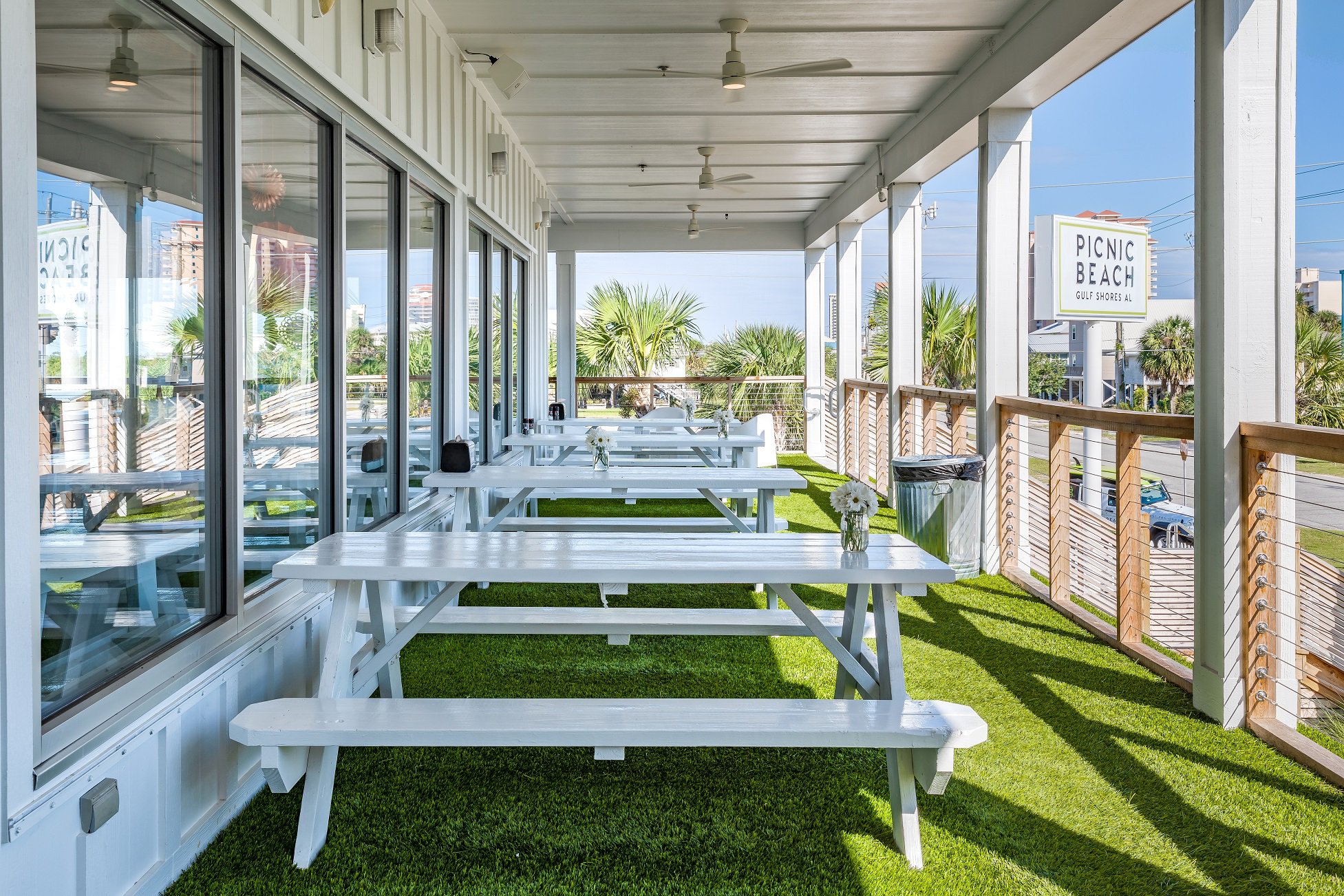 Must Try Restaurant In Gulf Shores Picnic Beach Coast360